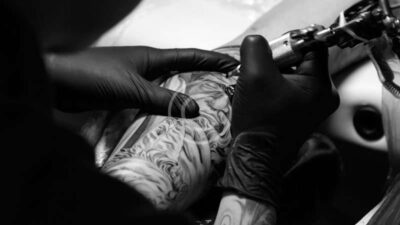 800x533xjun-cha-and-jose-lopez-london-pop-up-lowrider-tattoo-studio-recap-14.jpg.pagespeed.ic_.8RKBFzpVD1.jpg